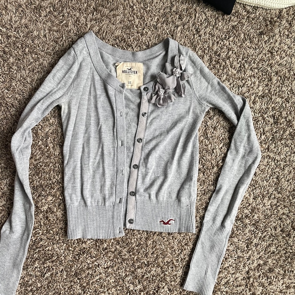 Hollister crop top sueter bow detail